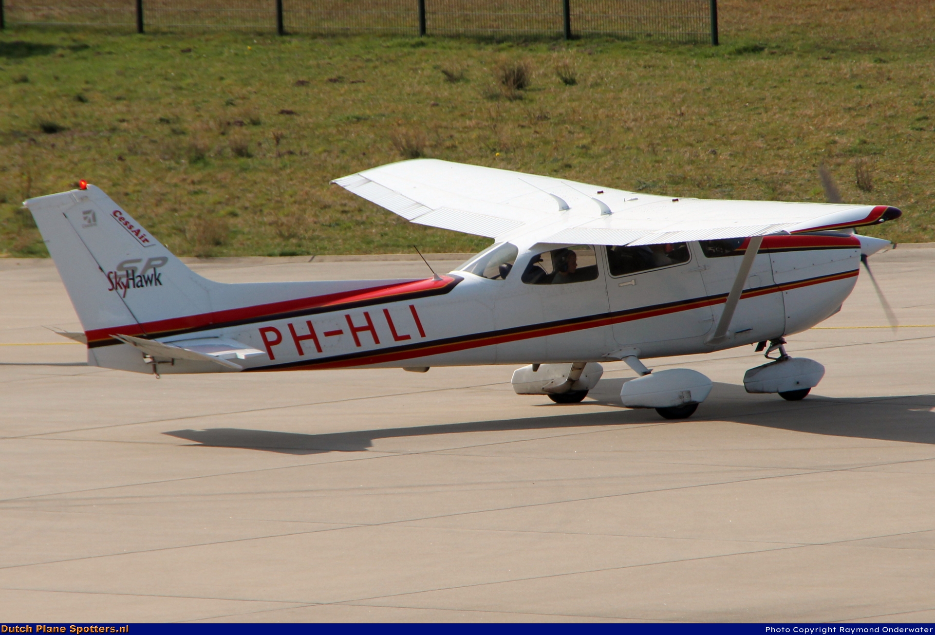 PH-HLI Cessna 172 Skyhawk Private by Raymond Onderwater