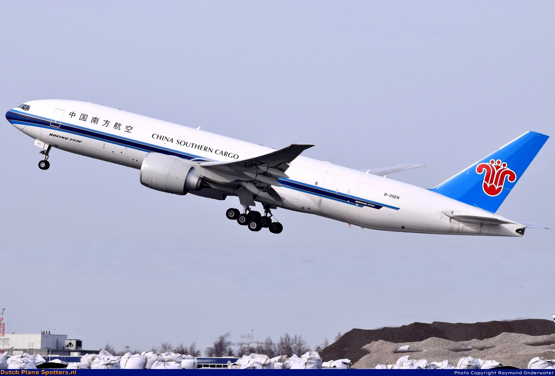 B-20EN Boeing 777-F China Southern Cargo by Raymond Onderwater