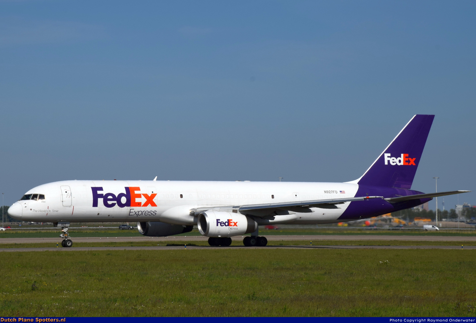 N927FD Boeing 757-200 FedEx by Raymond Onderwater
