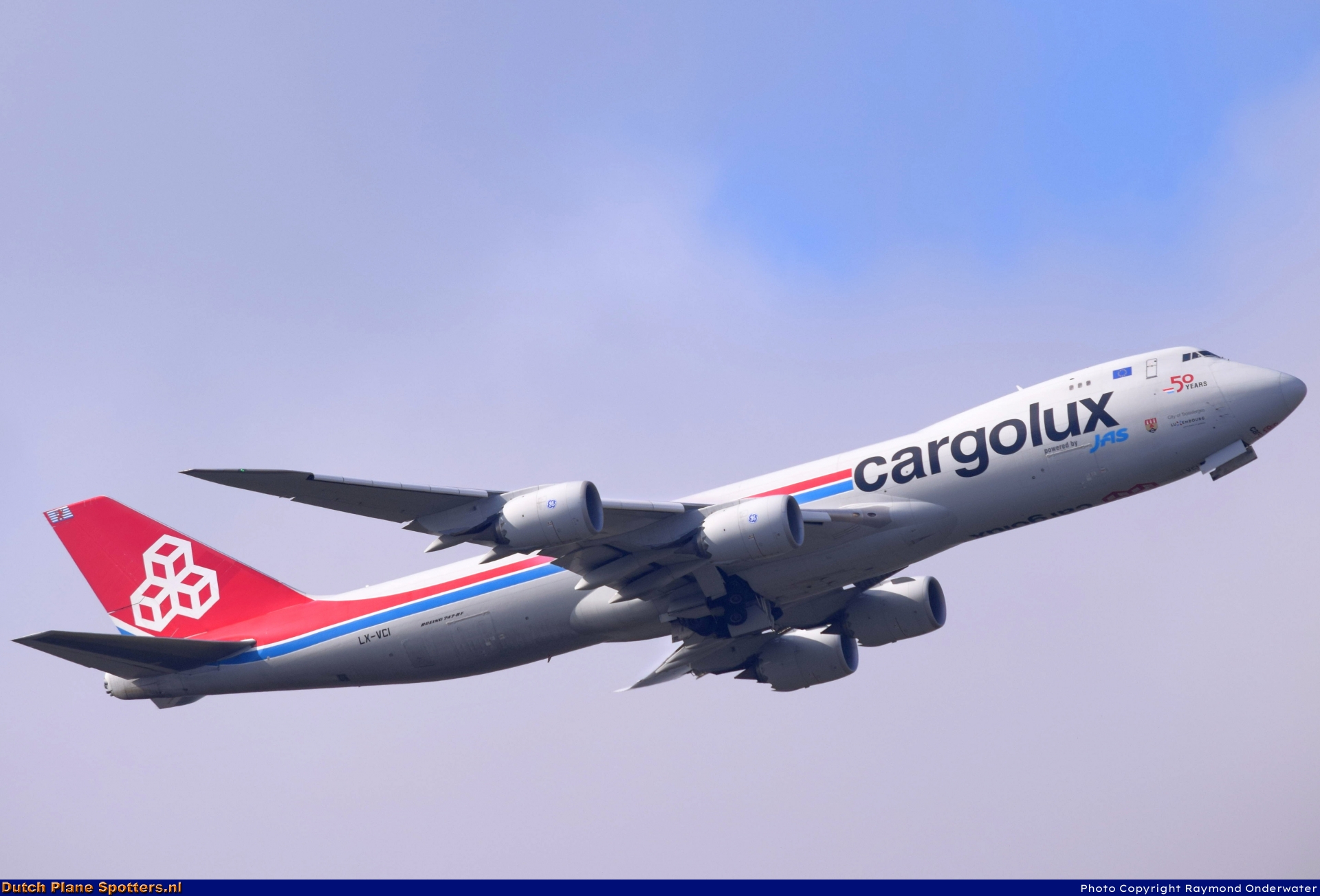 LX-VCI Boeing 747-8 Cargolux by Raymond Onderwater