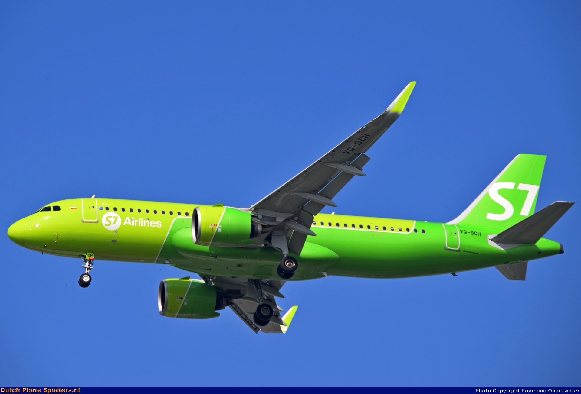 VQ-BCH Airbus A320neo S7 Siberia Airlines by Raymond Onderwater