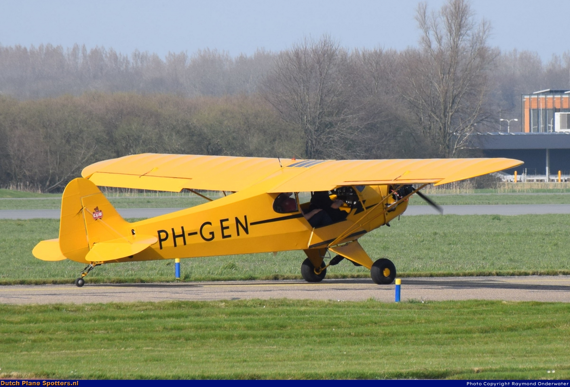 PH-GEN Piper J-3 Cub Vliegend Museum Seppe by Raymond Onderwater