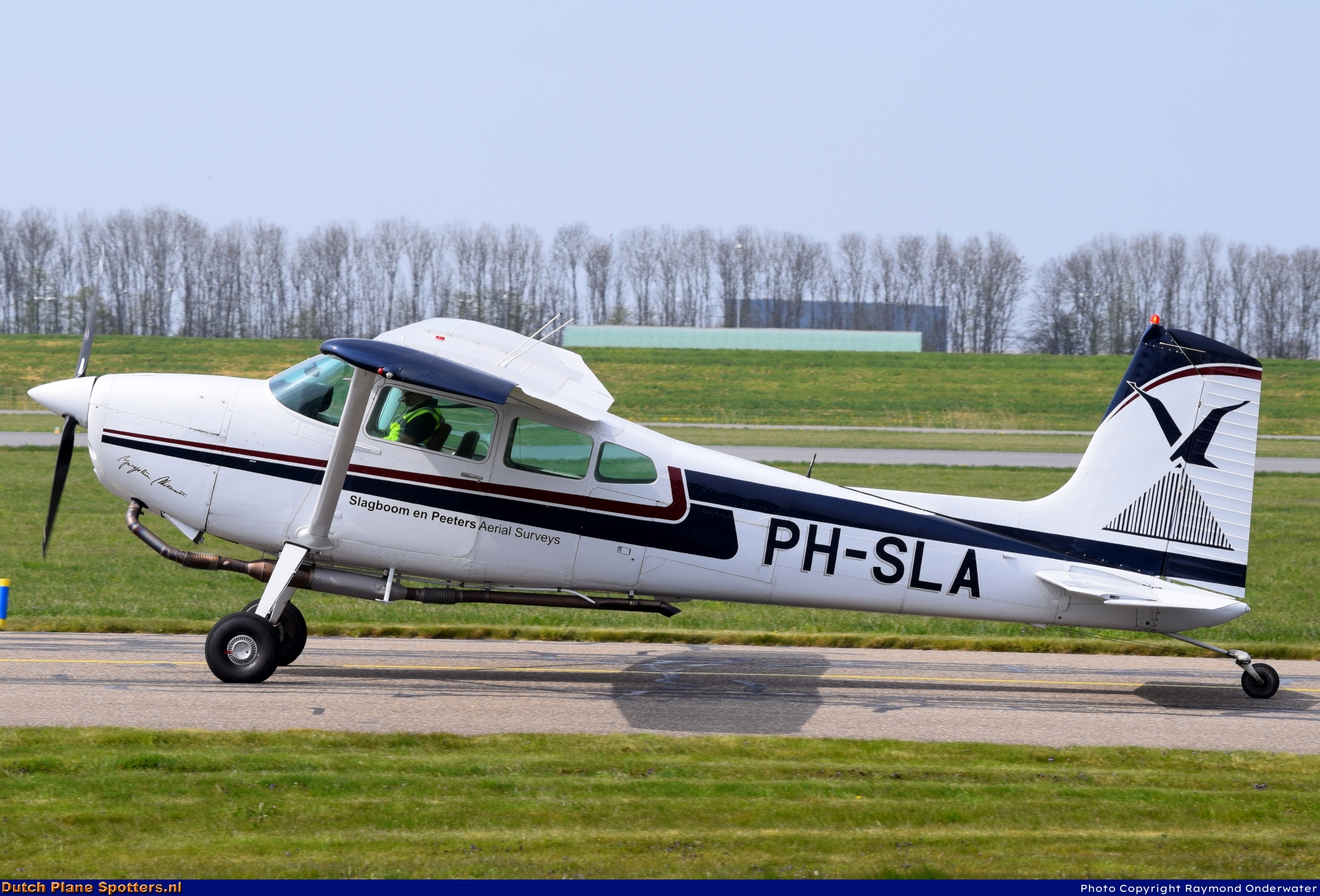 PH-SLA Cessna 180J Skywagon Slagboom en Peeters Luchtfotografie by Raymond Onderwater
