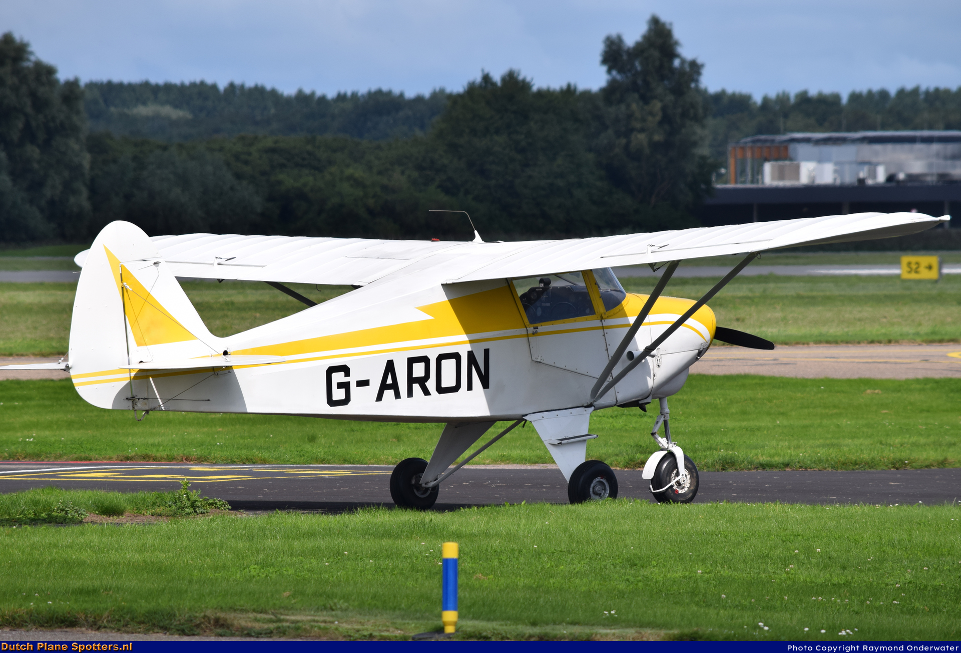 G-ARON Piper PA-22-108 Colt Private by Raymond Onderwater