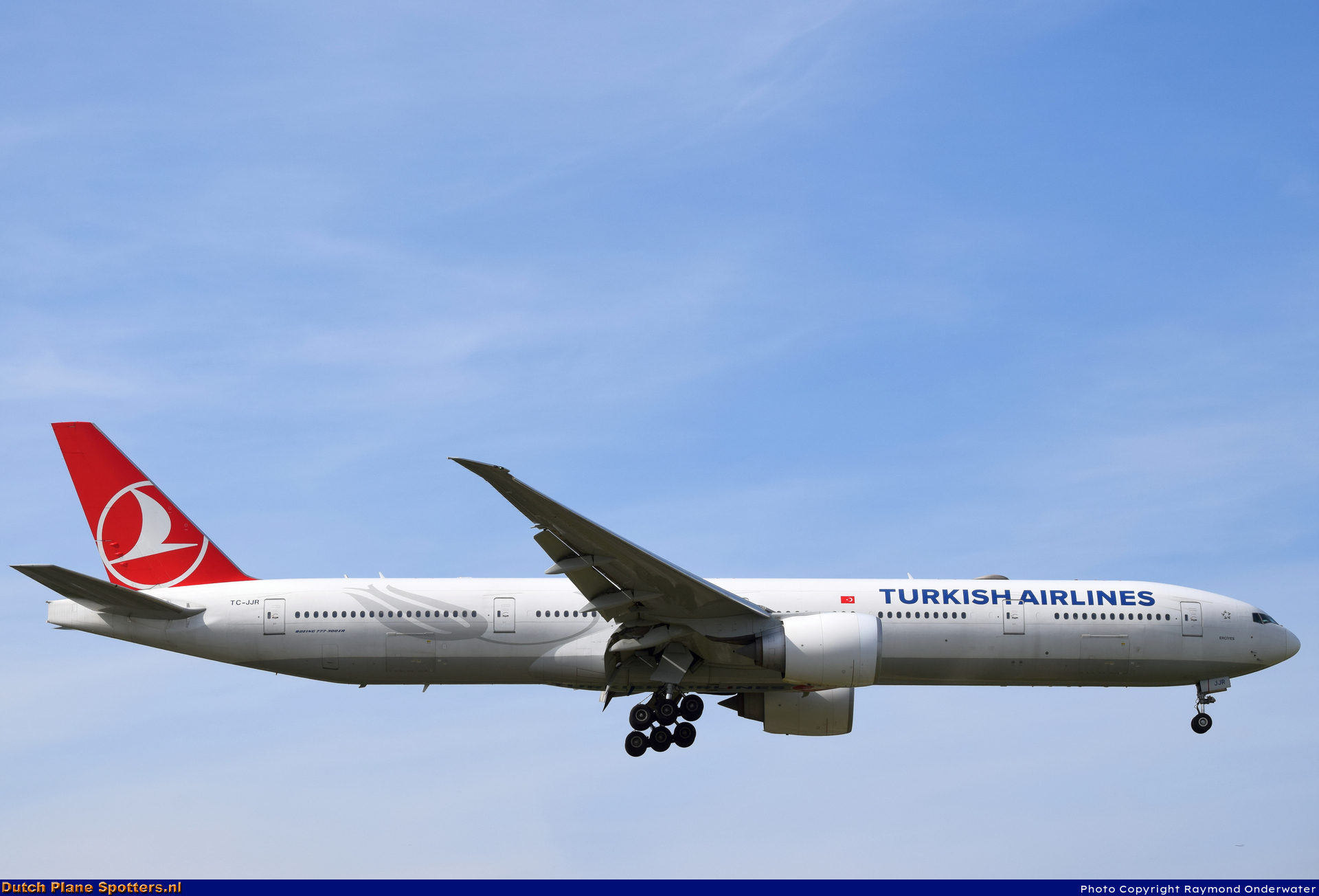TC-JJR Boeing 777-300 Turkish Airlines by Raymond Onderwater