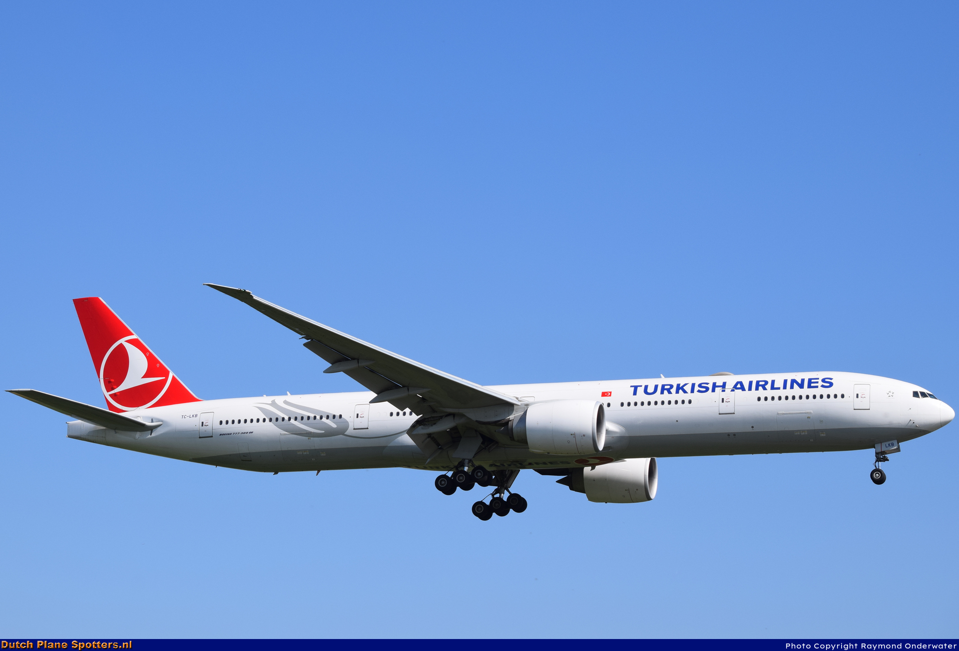 TC-LKB Boeing 777-300 Turkish Airlines by Raymond Onderwater