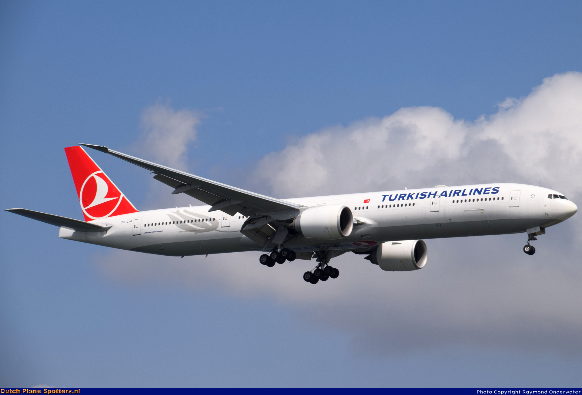 TC-LJA Boeing 777-300 Turkish Airlines by Raymond Onderwater