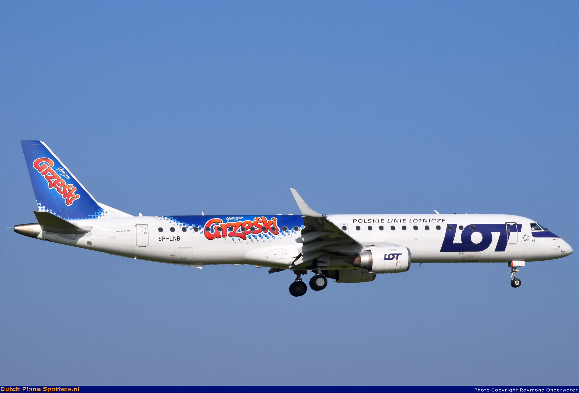 SP-LNB Embraer 195 LOT Polish Airlines by Raymond Onderwater