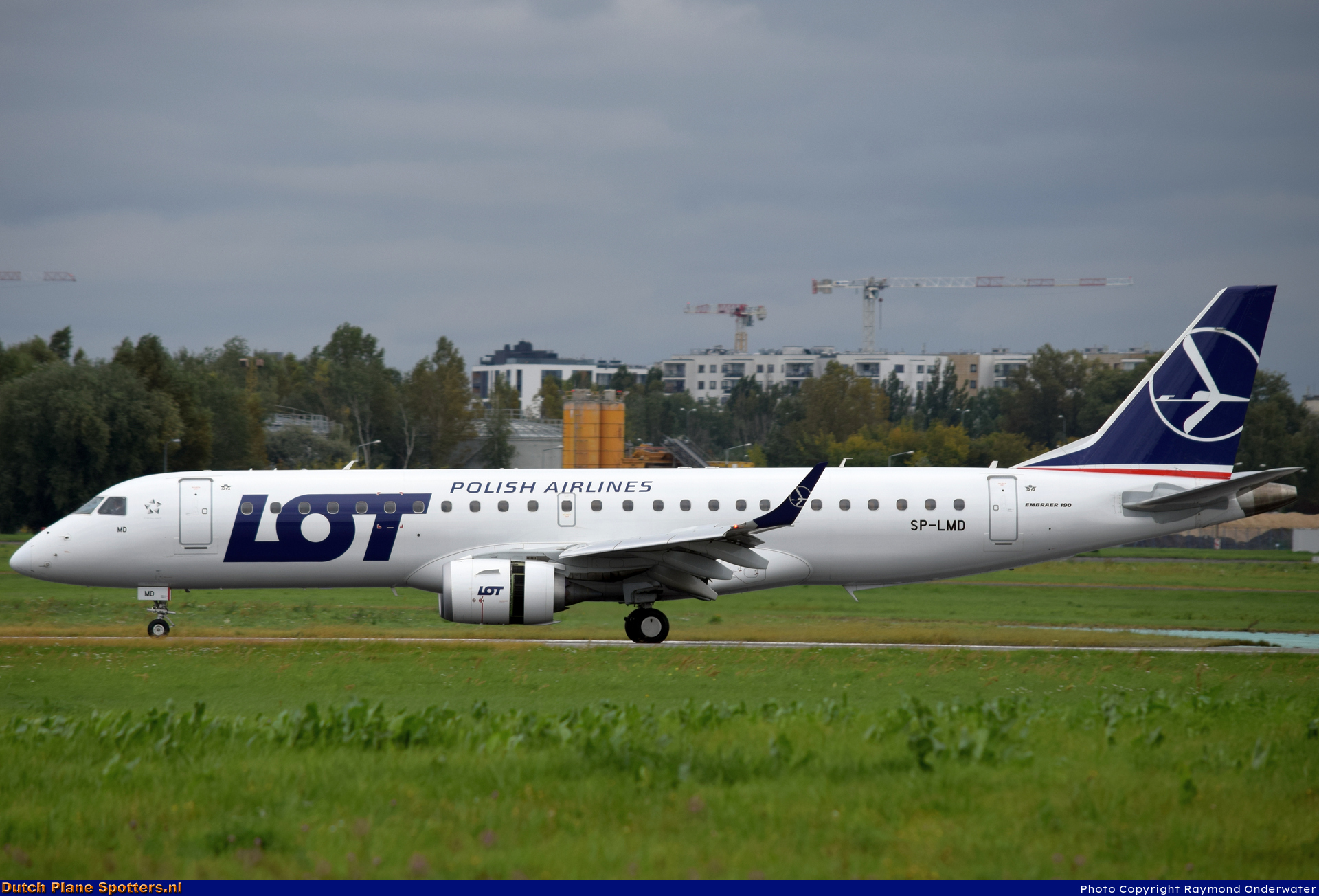 SP-LMD Embraer 190 LOT Polish Airlines by Raymond Onderwater