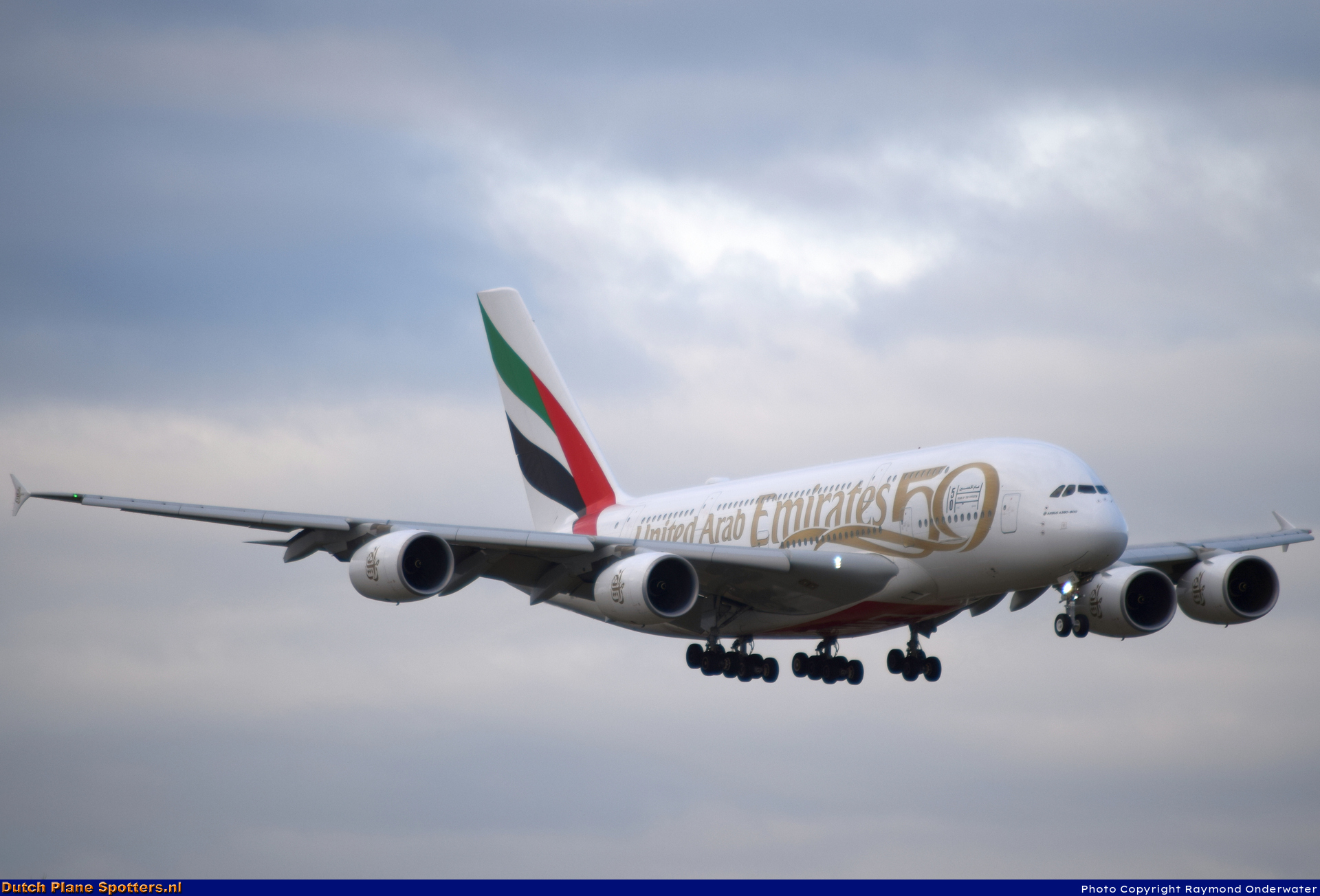 A6-EUU Airbus A380-800 Emirates by Raymond Onderwater