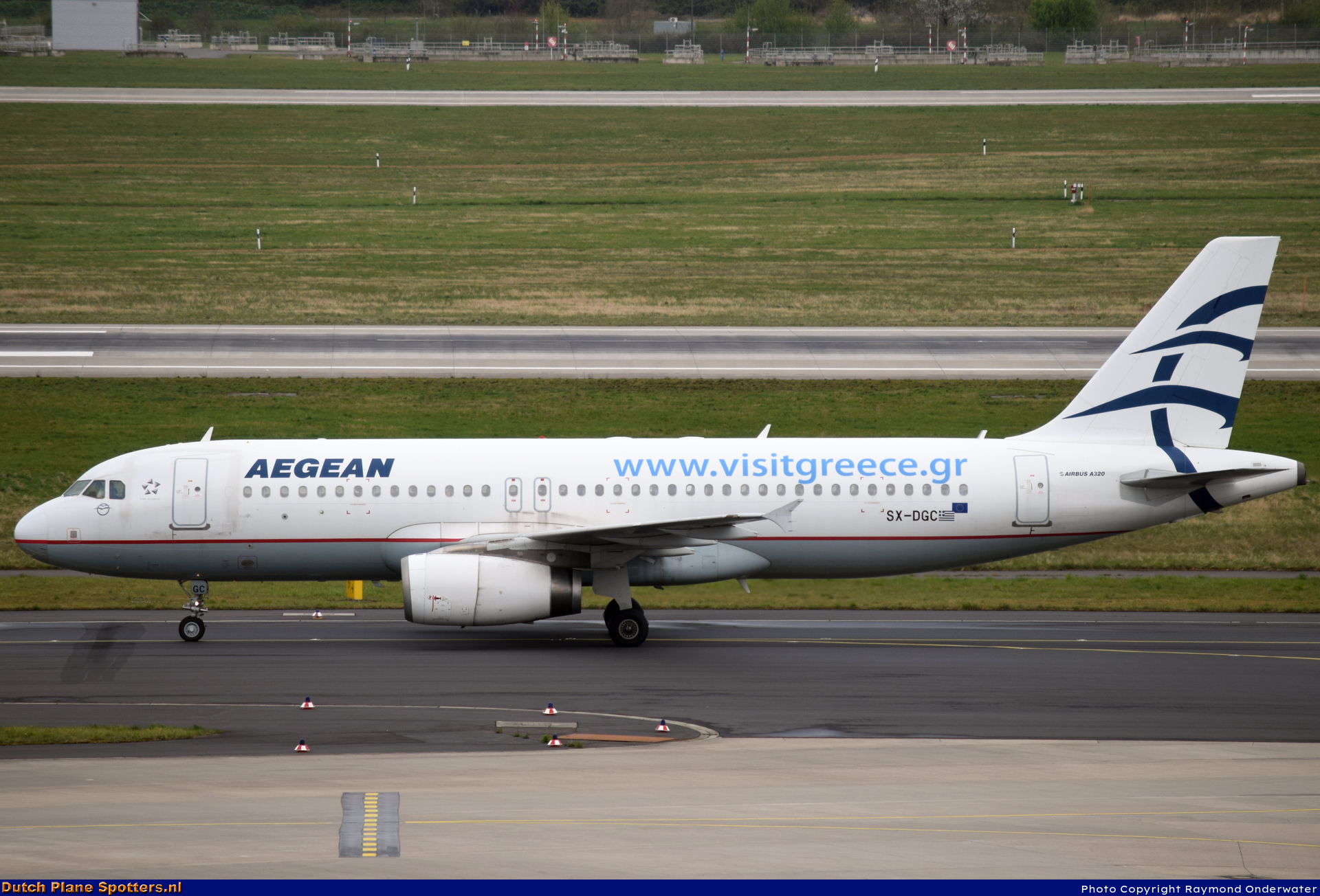 SX-DGC Airbus A320 Aegean Airlines by Raymond Onderwater