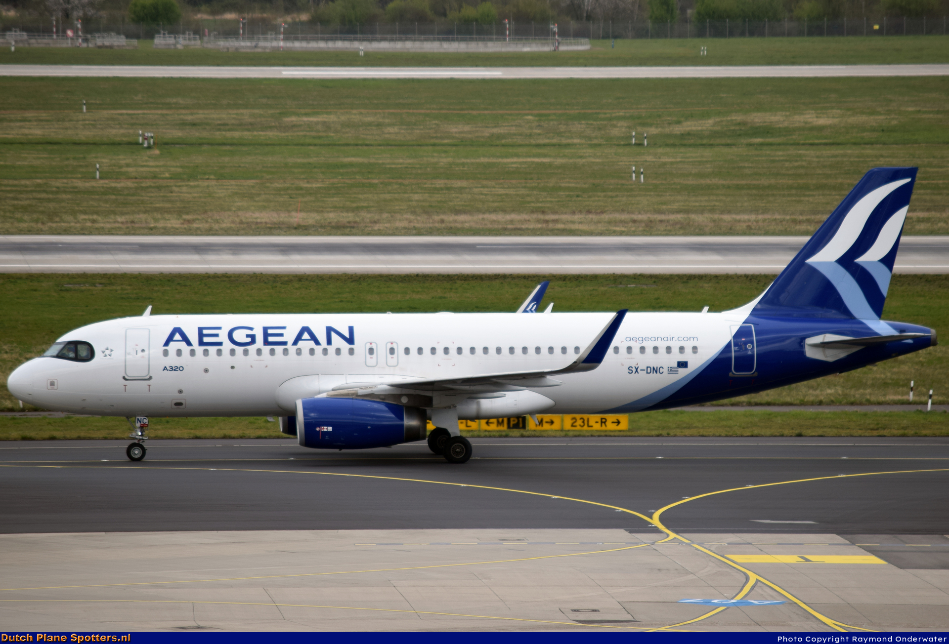 SX-DNC Airbus A320 Aegean Airlines by Raymond Onderwater