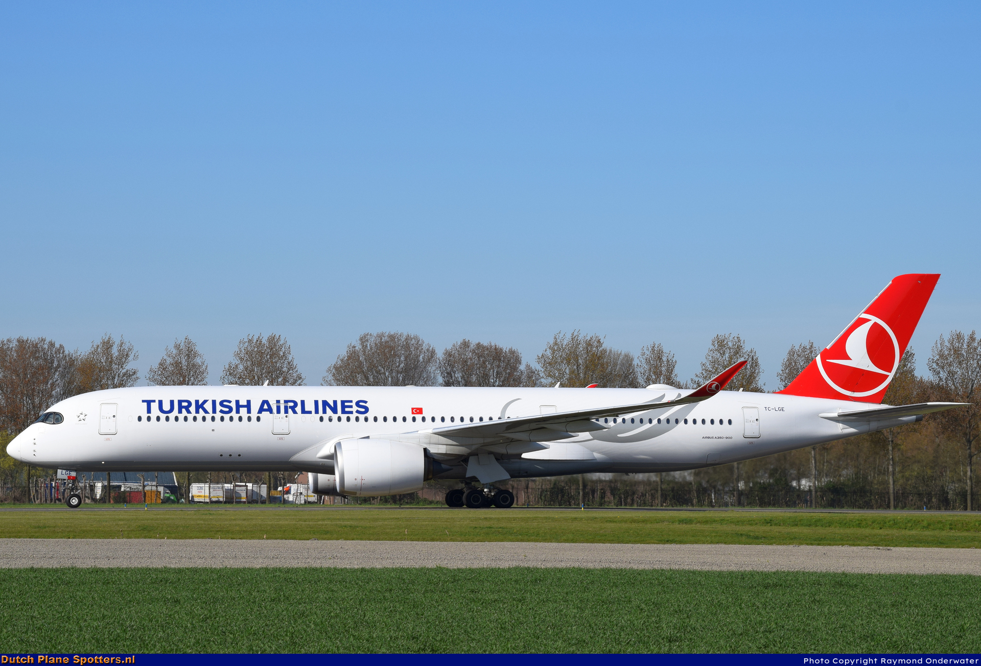 TC-LGE Airbus A350-900 Turkish Airlines by Raymond Onderwater