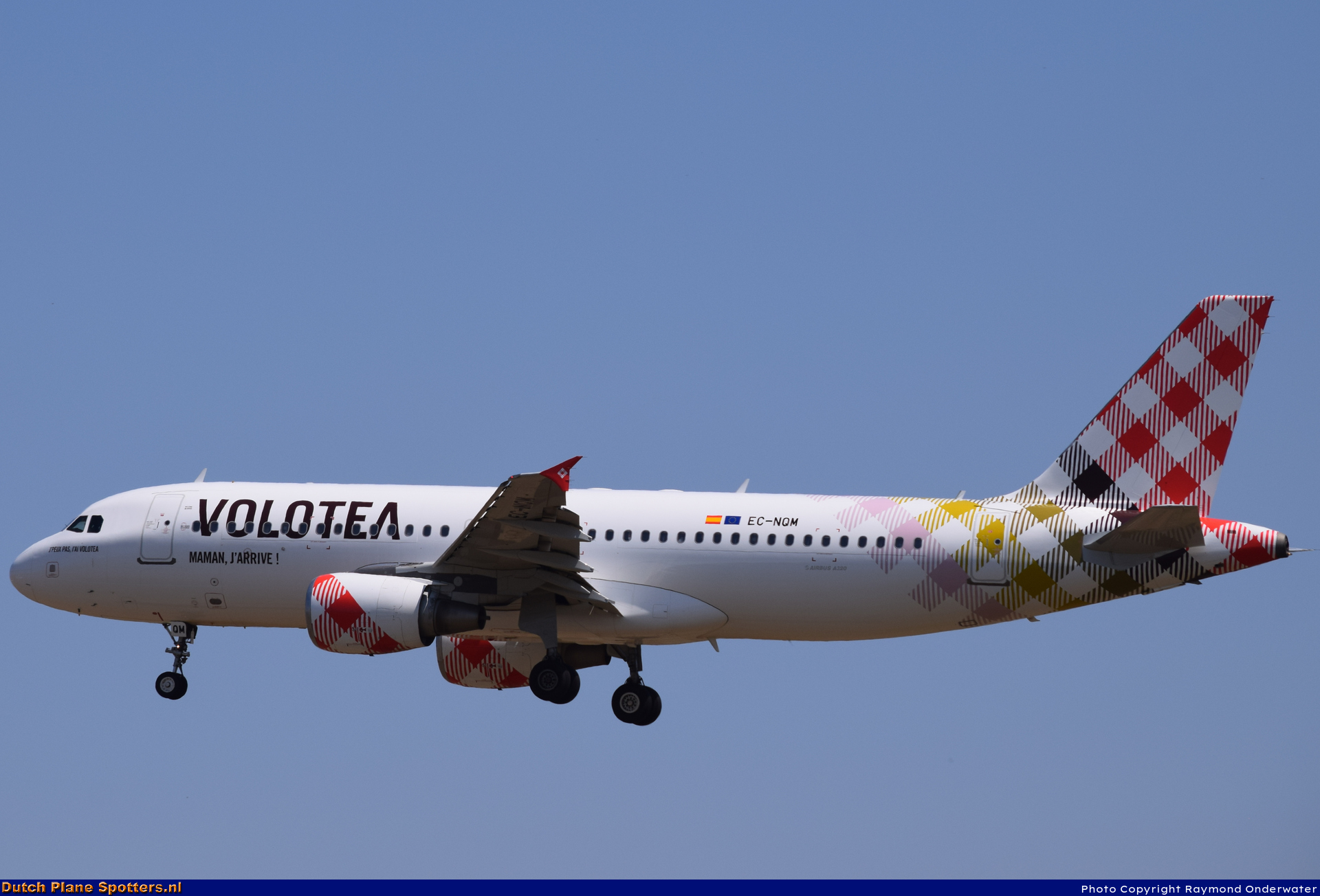 EC-NQM Airbus A320 Volotea Airlines by Raymond Onderwater