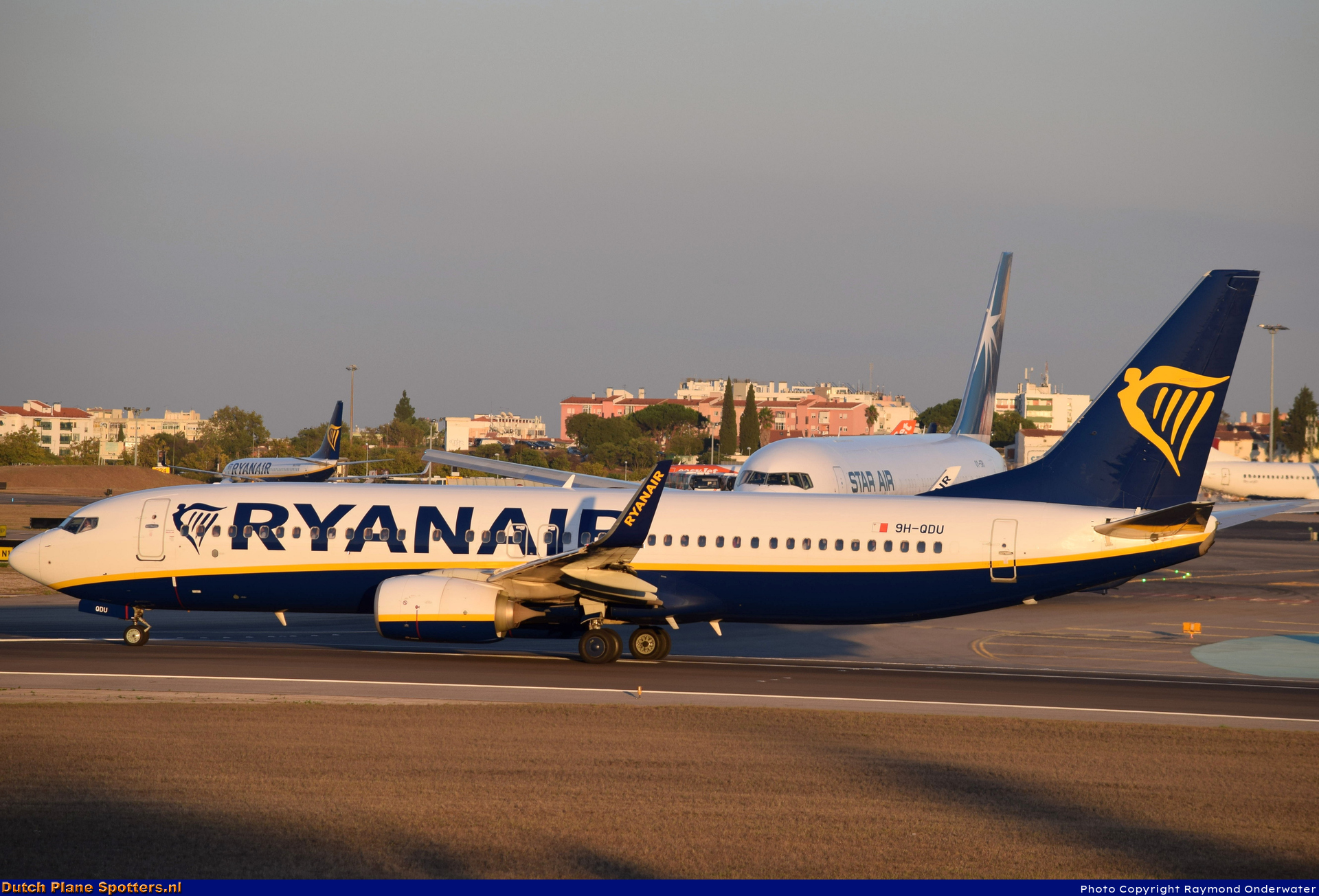 9H-QDU Boeing 737-800 Malta Air (Ryanair) by Raymond Onderwater