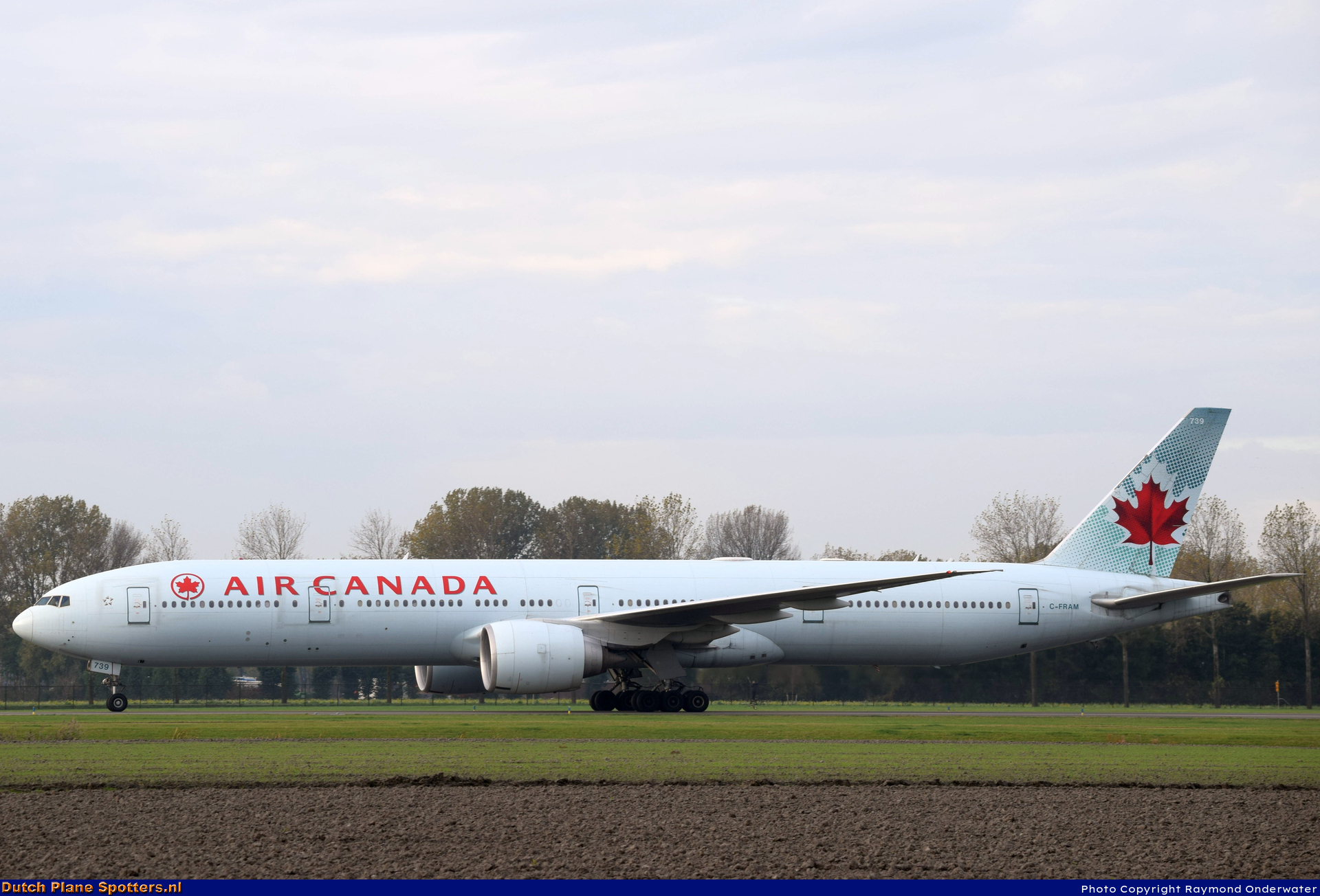 C-FRAM Boeing 777-300 Air Canada by Raymond Onderwater