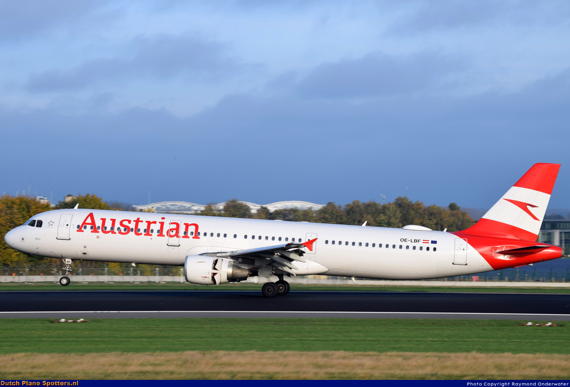 OE-LBF Airbus A321 Austrian Airlines by Raymond Onderwater