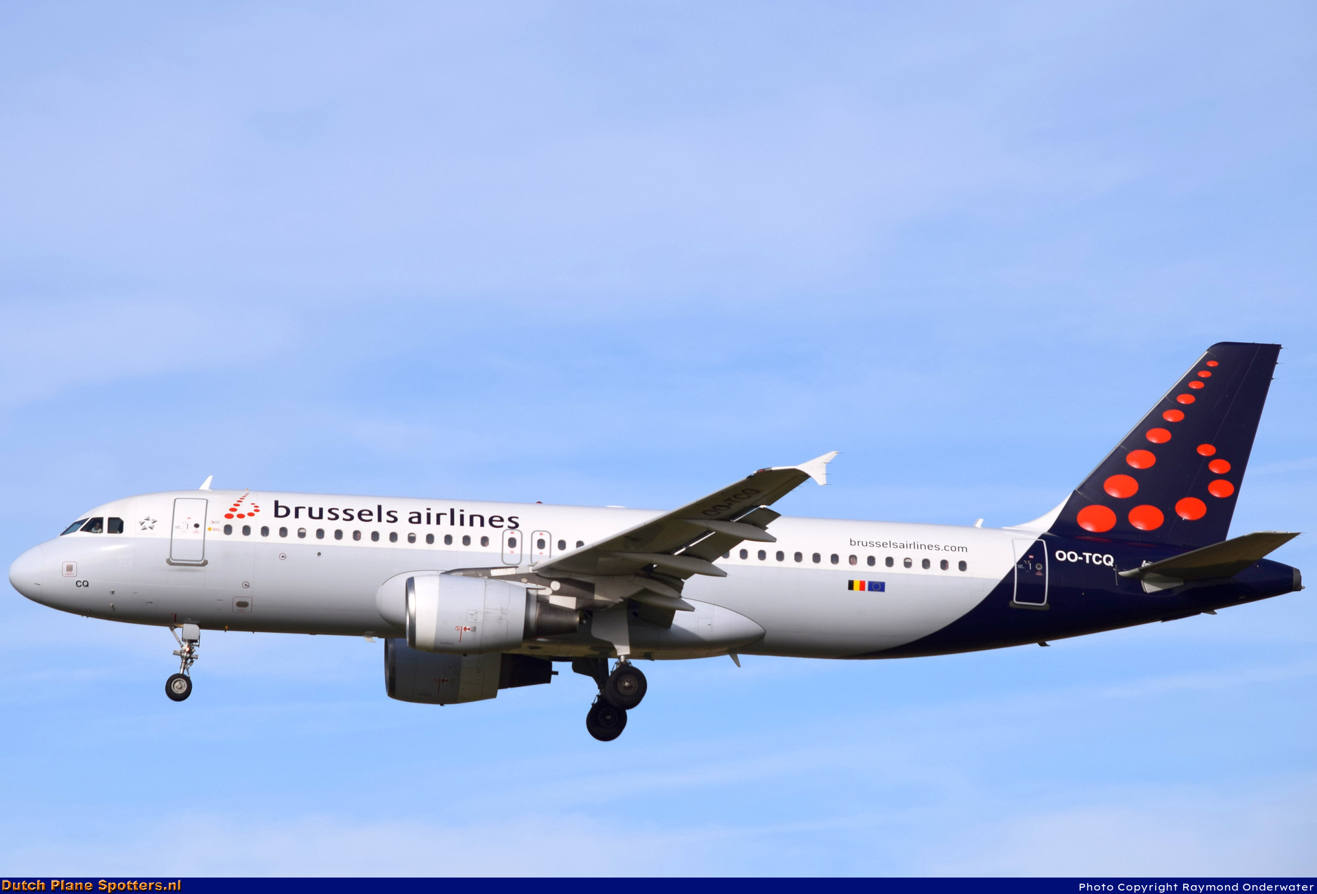 OO-TCQ Airbus A320 Brussels Airlines by Raymond Onderwater