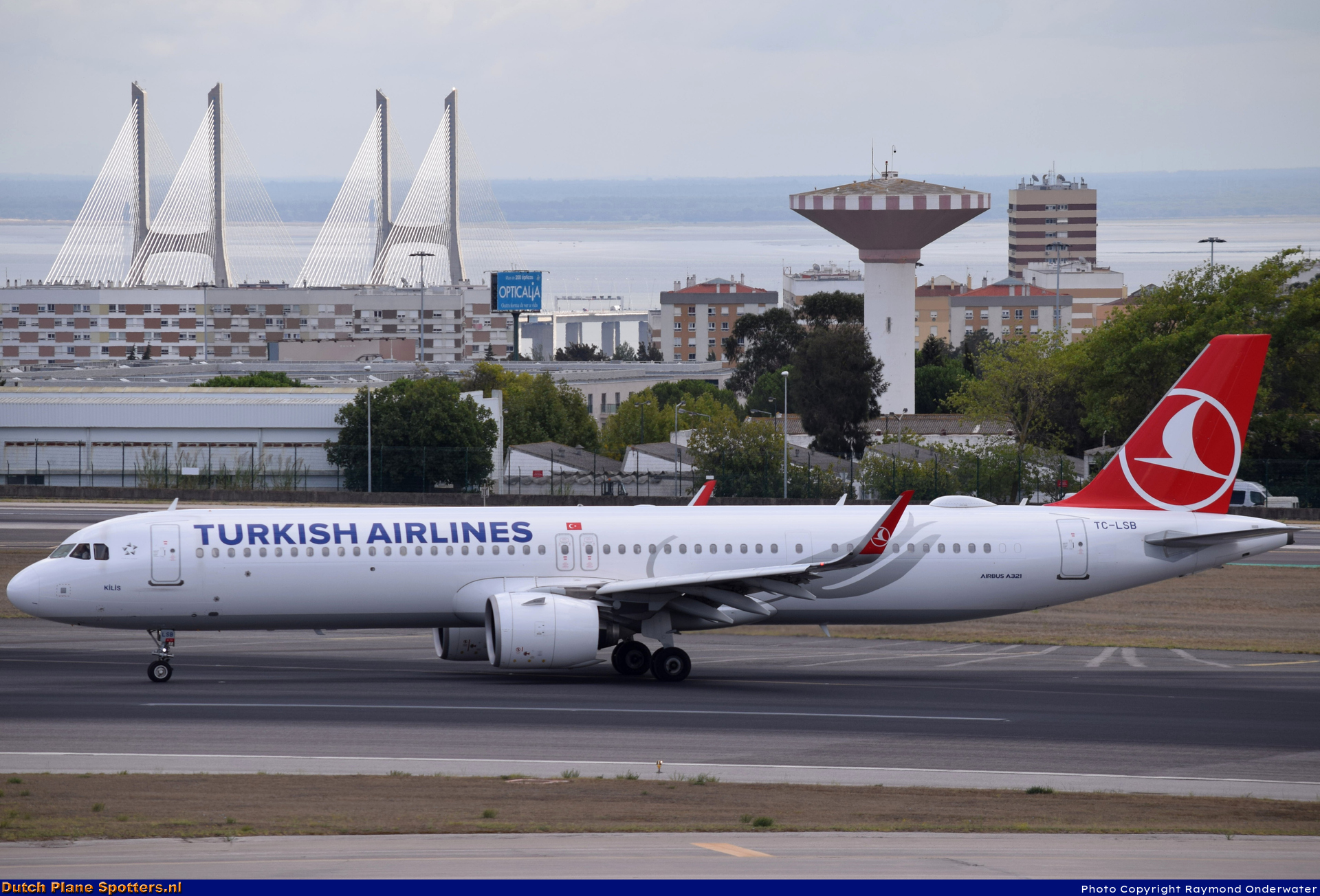 TC-LSB Airbus A321neo Turkish Airlines by Raymond Onderwater