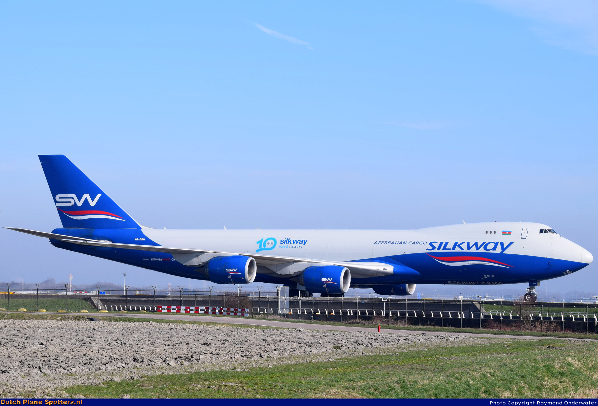 VQ-BBH Boeing 747-8 Silk Way Airlines by Raymond Onderwater