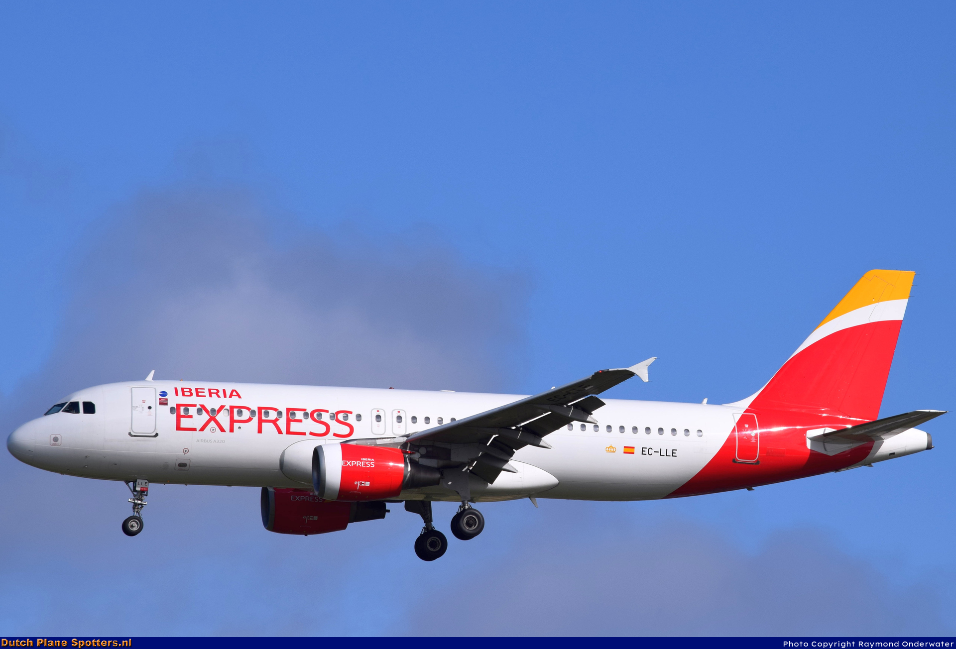 EC-LLE Airbus A320 Iberia Express by Raymond Onderwater