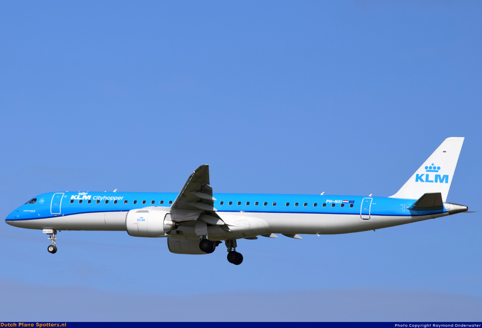 PH-NXI Embraer 195 E2 KLM Cityhopper by Raymond Onderwater