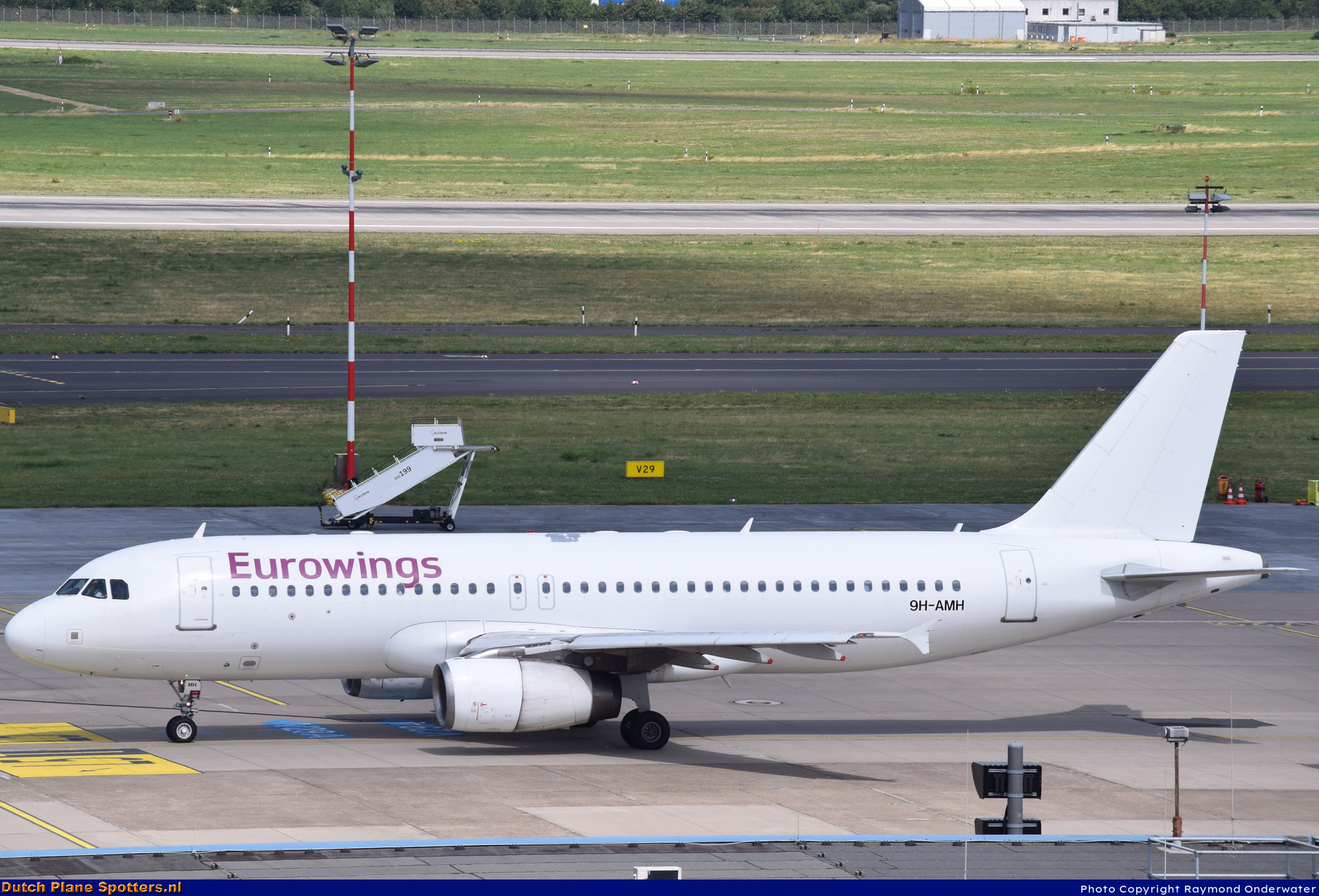 9H-AMH Airbus A320 Eurowings by Raymond Onderwater