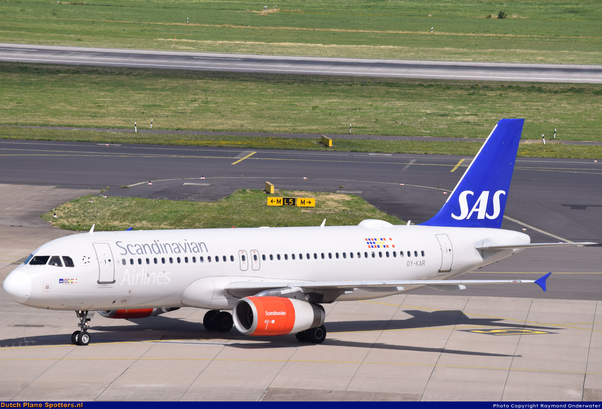 OY-KAR Airbus A320 SAS Scandinavian Airlines by Raymond Onderwater