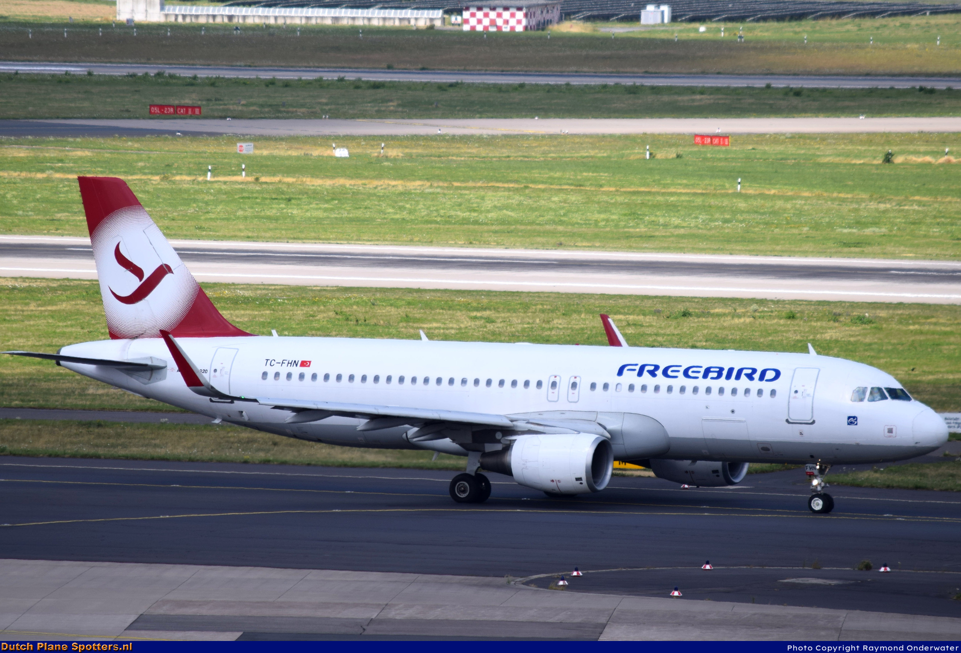 TC-FHN Airbus A320 Freebird Airlines by Raymond Onderwater