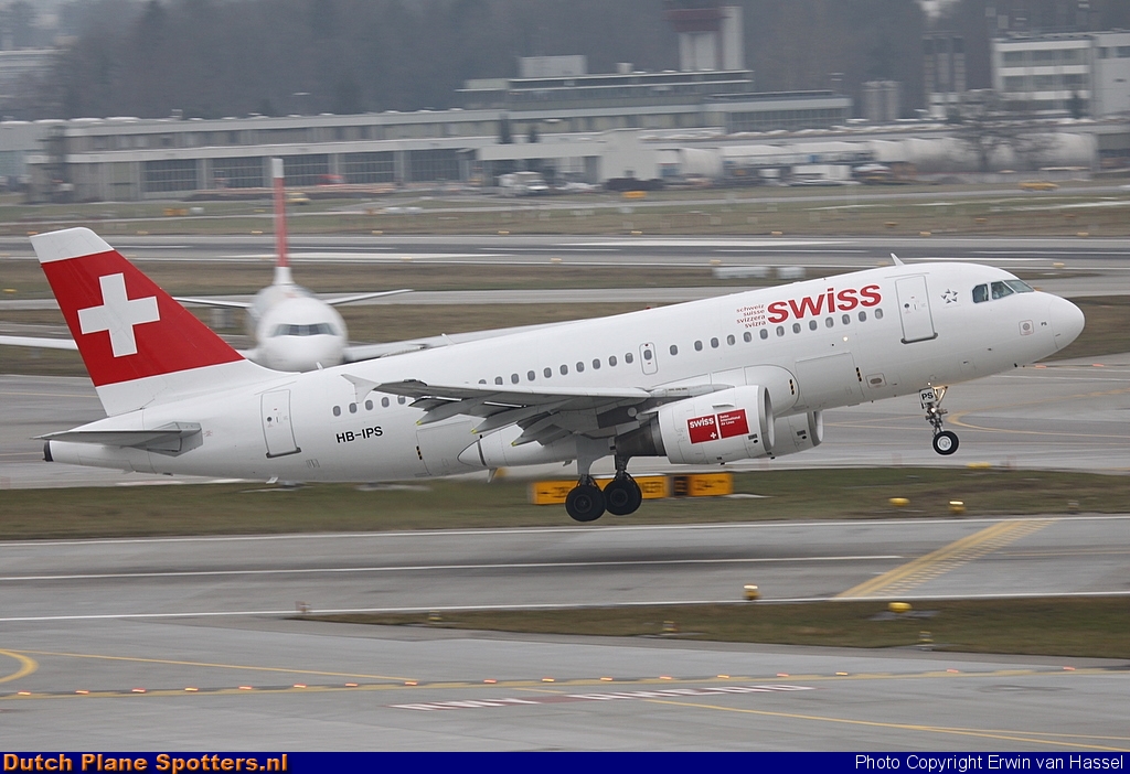 HB-IPS Airbus A319 Swiss International Air Lines by Erwin van Hassel