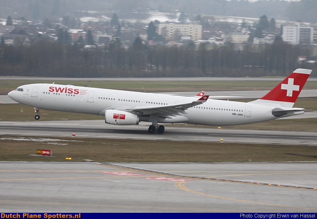 HB-JHH Airbus A330-300 Swiss International Air Lines by Erwin van Hassel