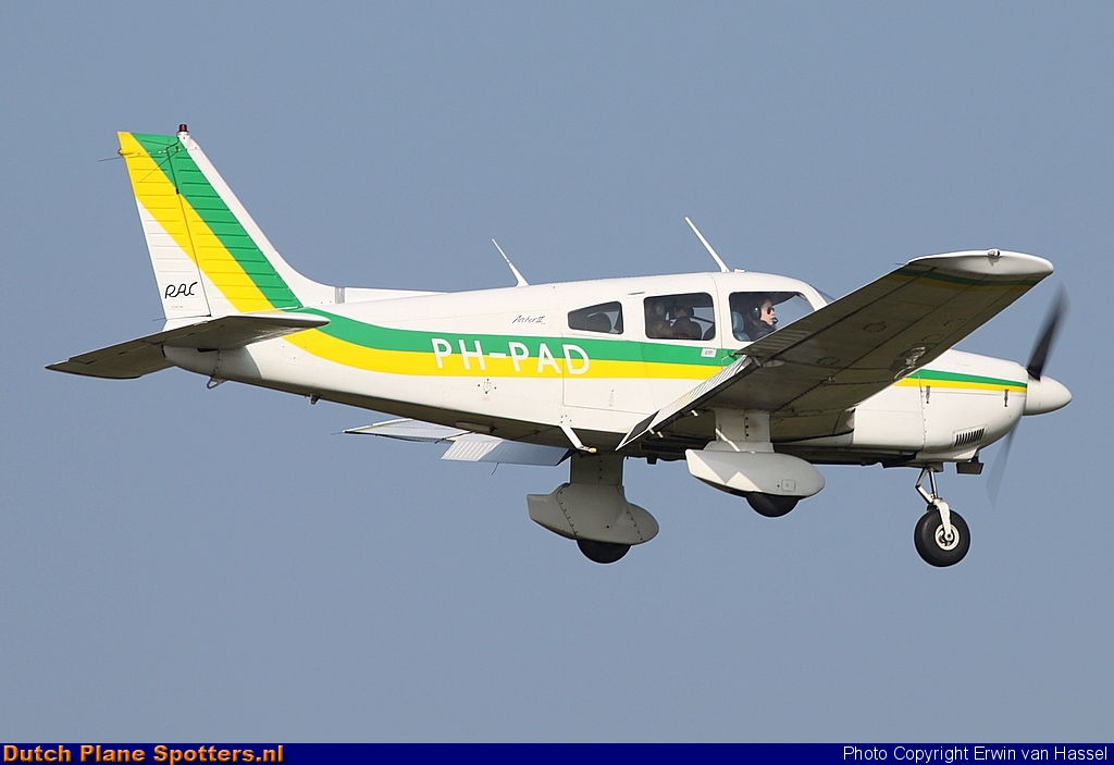 PH-PAD Piper PA-28 Archer II Private by Erwin van Hassel