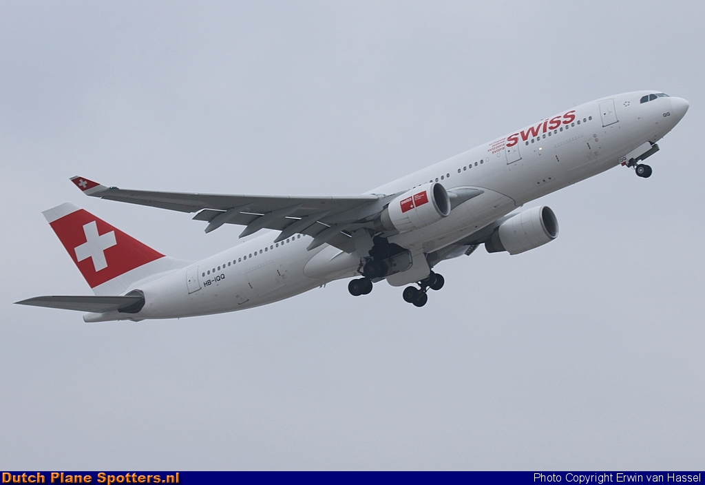 HB-IQQ Airbus A330-200 Swiss International Air Lines by Erwin van Hassel
