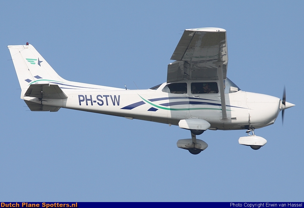 PH-STW Cessna 172 Skyhawk Stella Aviation Academy by Erwin van Hassel