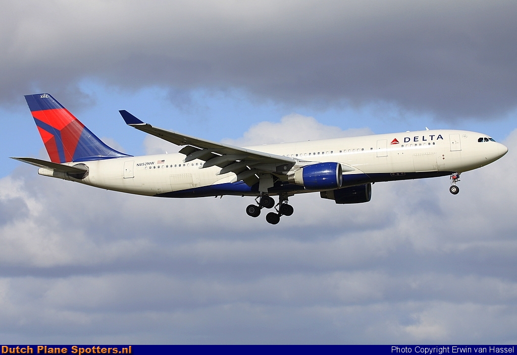 N852NW Airbus A330-200 Delta Airlines by Erwin van Hassel