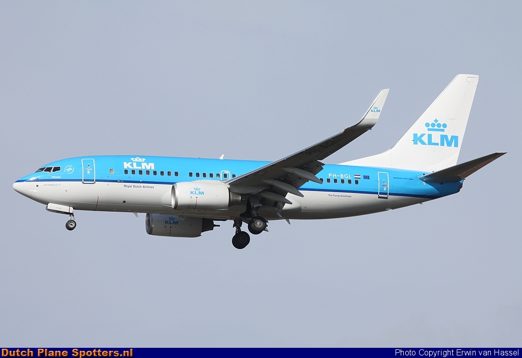 PH-BGL Boeing 737-700 KLM Royal Dutch Airlines by Erwin van Hassel