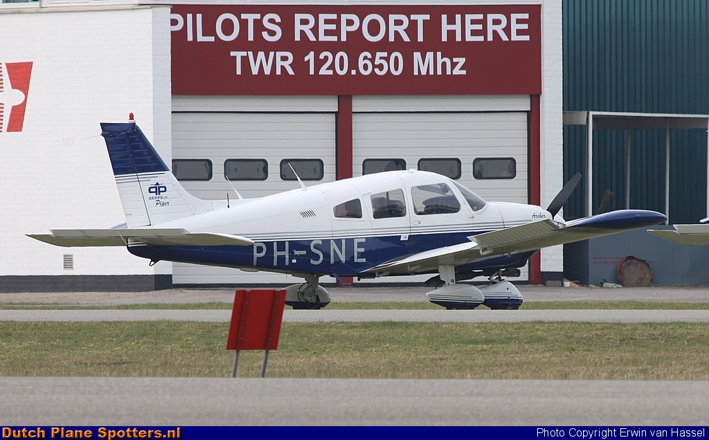 PH-SNE Piper PA-28 Cherokee Archer Seppe Air Service by Erwin van Hassel