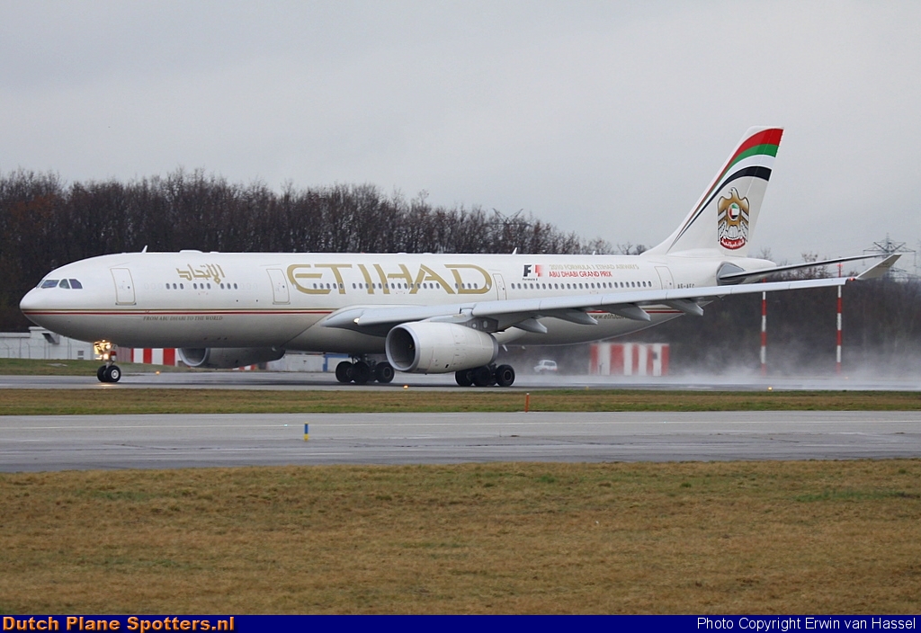 A6-AFC Airbus A330-300 Etihad by Erwin van Hassel