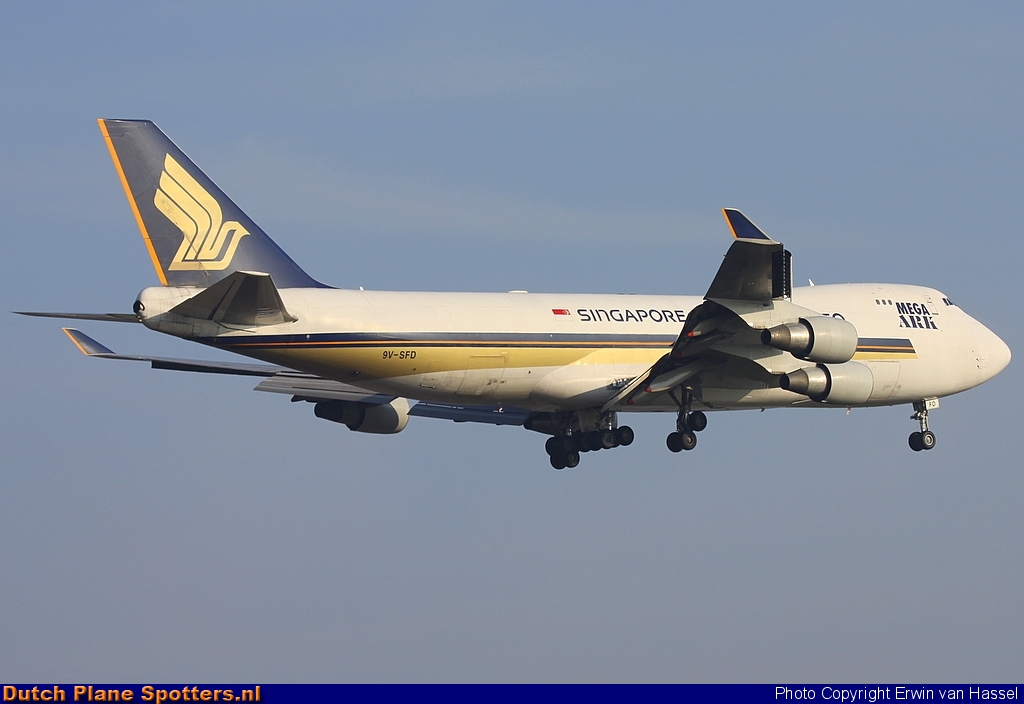 9V-SFD Boeing 747-400 Singapore Airlines Cargo by Erwin van Hassel