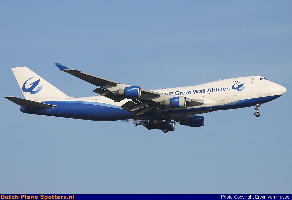 B-2433 Boeing 747-400 Great Wall Airlines by Erwin van Hassel