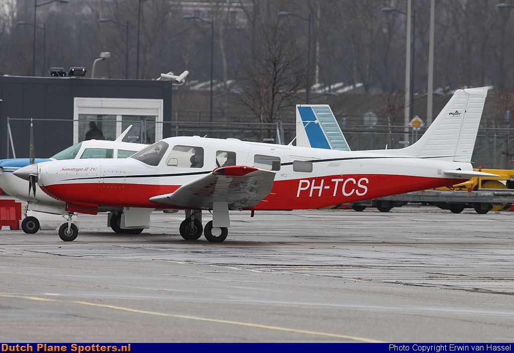 PH-TCS Piper PA-32 Private by Erwin van Hassel