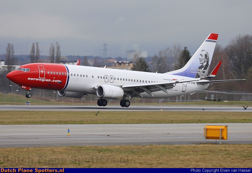 LN-DYD Boeing 737-800 Norwegian Air Shuttle by Erwin van Hassel