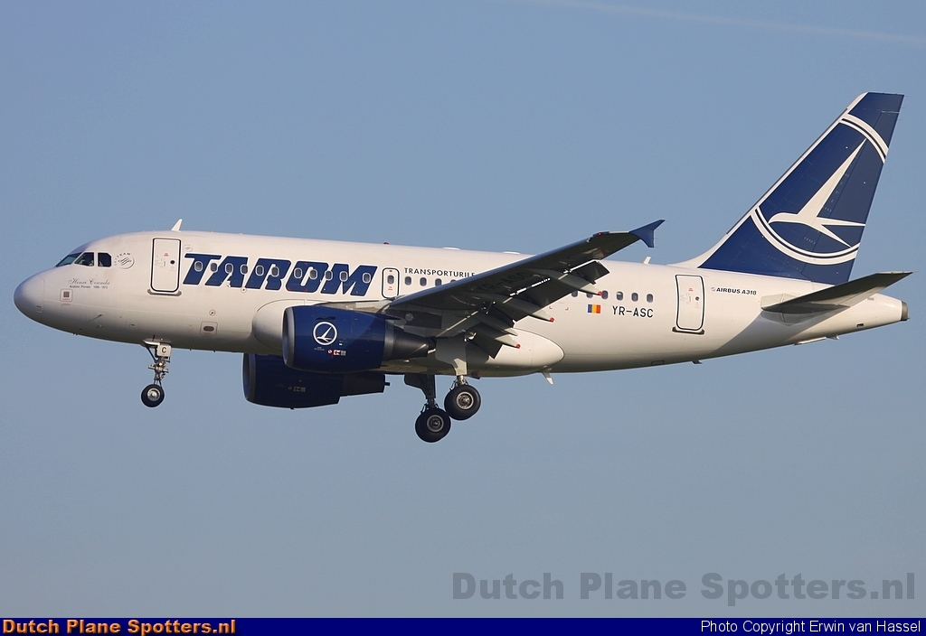 YR-ASC Airbus A318 TAROM by Erwin van Hassel