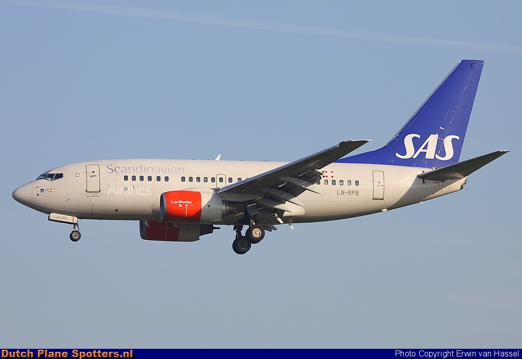 LN-RPB Boeing 737-600 SAS Scandinavian Airlines by Erwin van Hassel