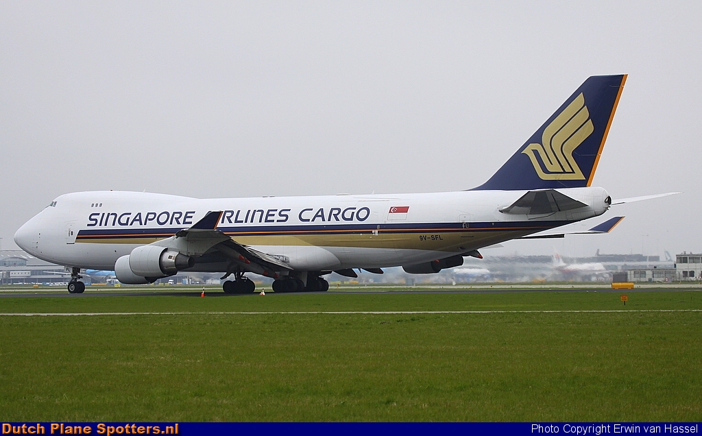 9V-SFL Boeing 747-400 Singapore Airlines Cargo by Erwin van Hassel