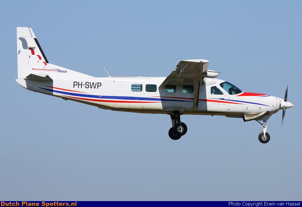 PH-SWP Cessna 208 Super Cargomaster Nationaal Paracentrum Teuge by Erwin van Hassel