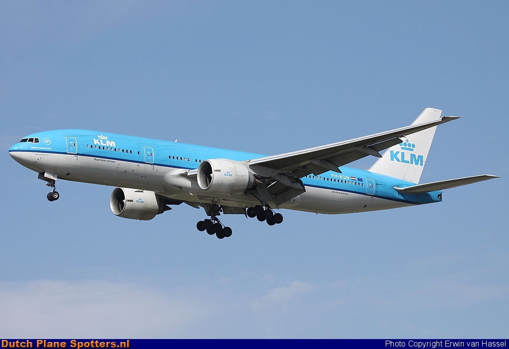 PH-BQN Boeing 777-200 KLM Royal Dutch Airlines by Erwin van Hassel