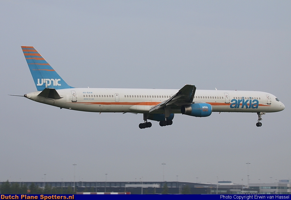 4X-BAW Boeing 757-300 Arkia Israeli Airlines by Erwin van Hassel