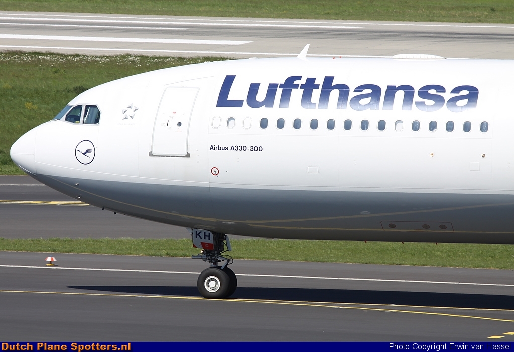 D-AIKH Airbus A330-300 Lufthansa by Erwin van Hassel