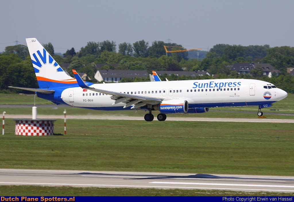 TC-SUJ Boeing 737-800 SunExpress by Erwin van Hassel